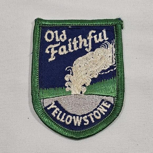 other-vintage-old-faithful-geyser-yellewstone-national-park-travel-25
